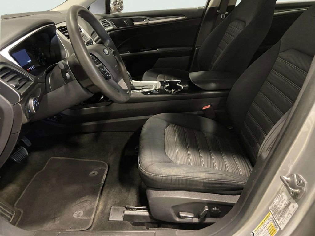 Used 2016 Ford Fusion SE image 14