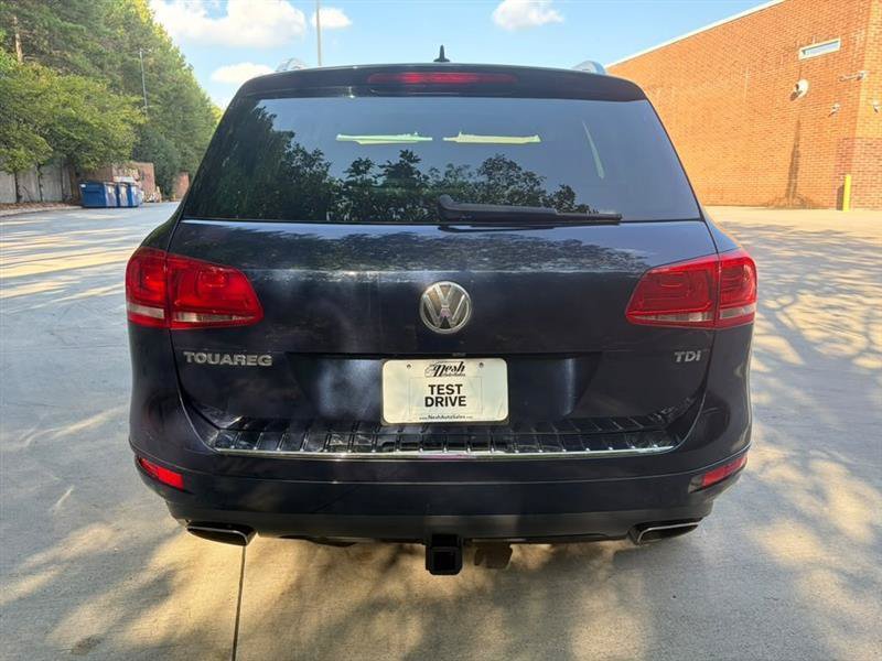 Used 2012 Volkswagen Touareg TDI AWD/4WD image 5