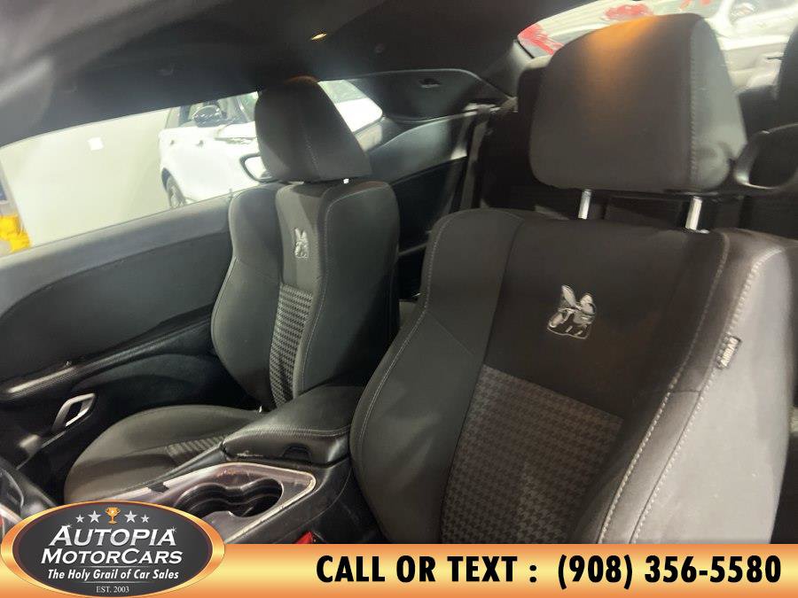 Used 2017 Dodge Challenger R/T Scat Pack RWD image 9
