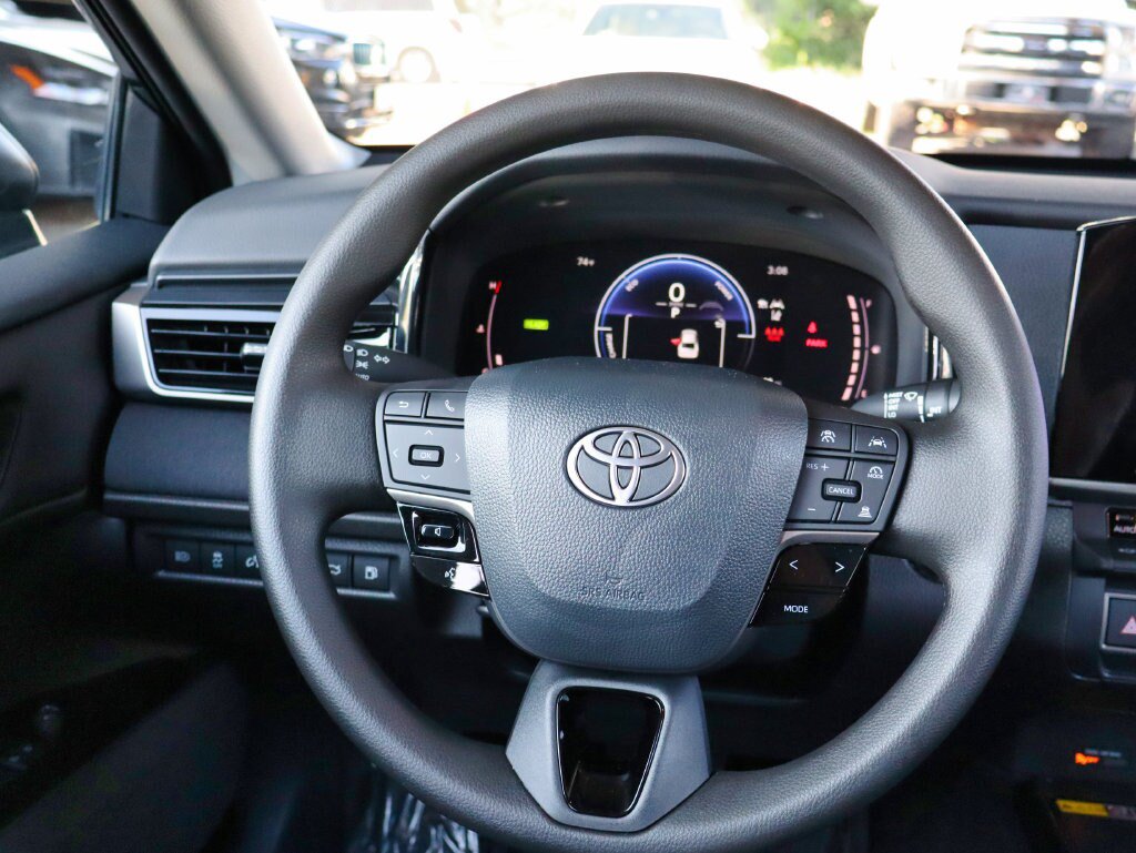 Used 2026 Toyota Camry LE FWD image 33