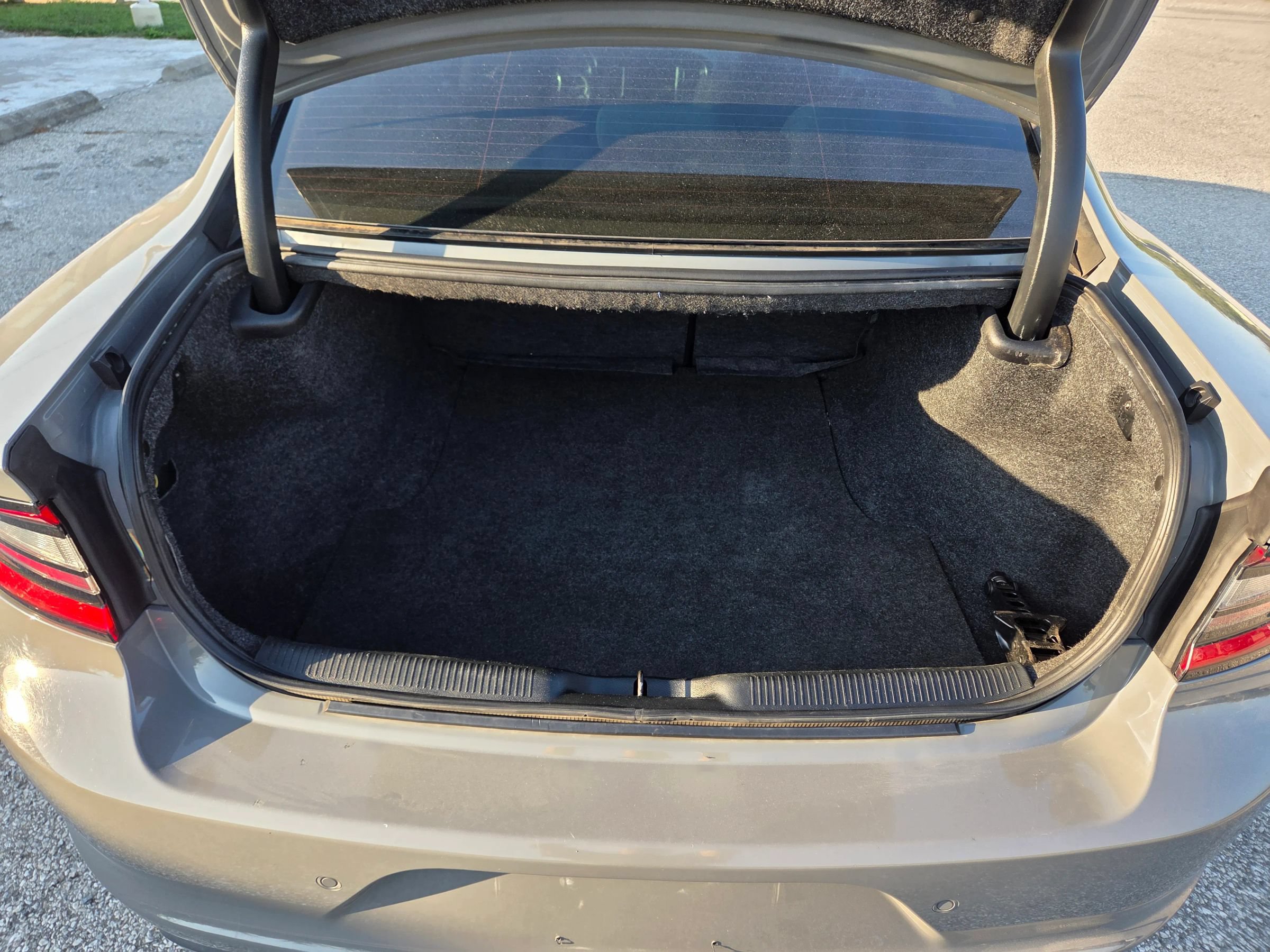 Used 2018 Dodge Charger SXT Plus RWD image 16