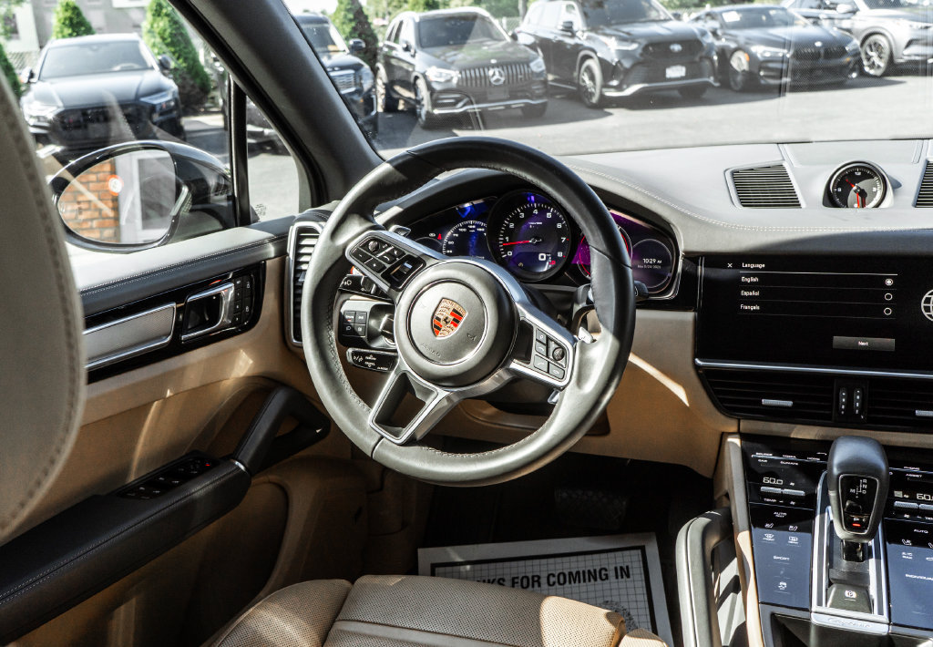 Used 2023 Porsche Cayenne Platinum Edition AWD/4WD image 13