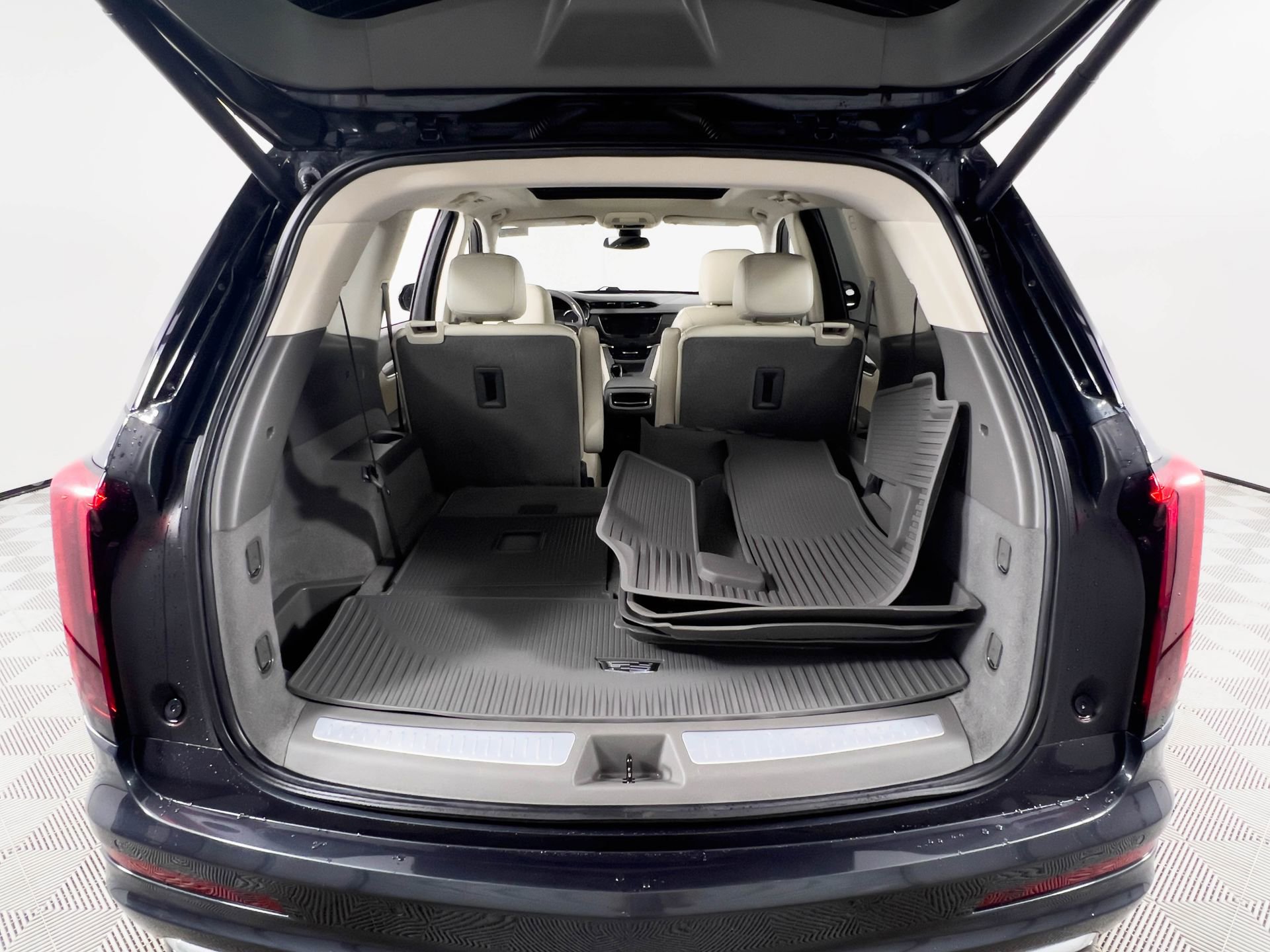 Used 2022 Cadillac XT6 Premium Luxury image 33