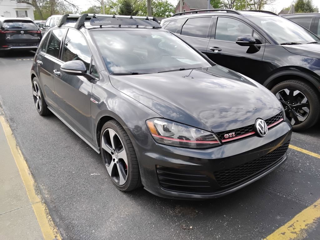 Used 2017 Volkswagen GTI SE FWD image 3