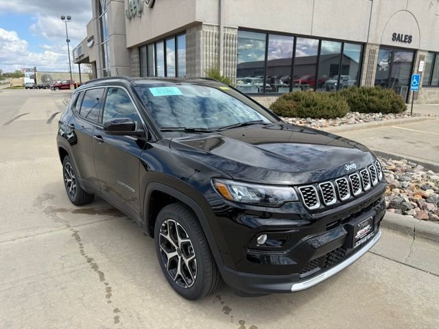 Used 2025 Jeep Compass Limited AWD/4WD image 1