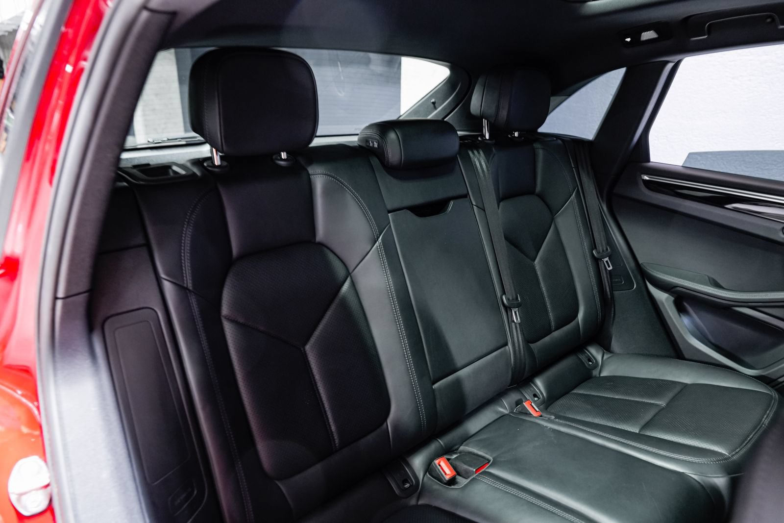 Used 2023 Porsche Macan S w/ Premium Package Plus AWD/4WD image 31