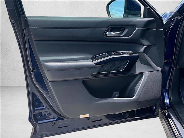 Used 2022 Nissan Pathfinder SV FWD image 17