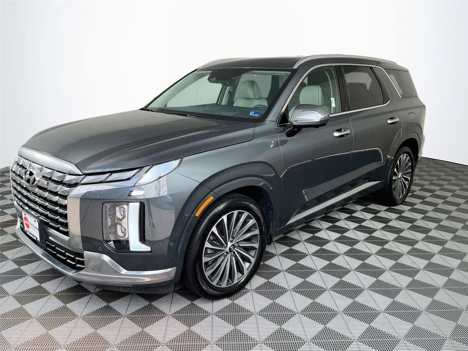 Used 2025 Hyundai Palisade Calligraphy AWD/4WD image 3