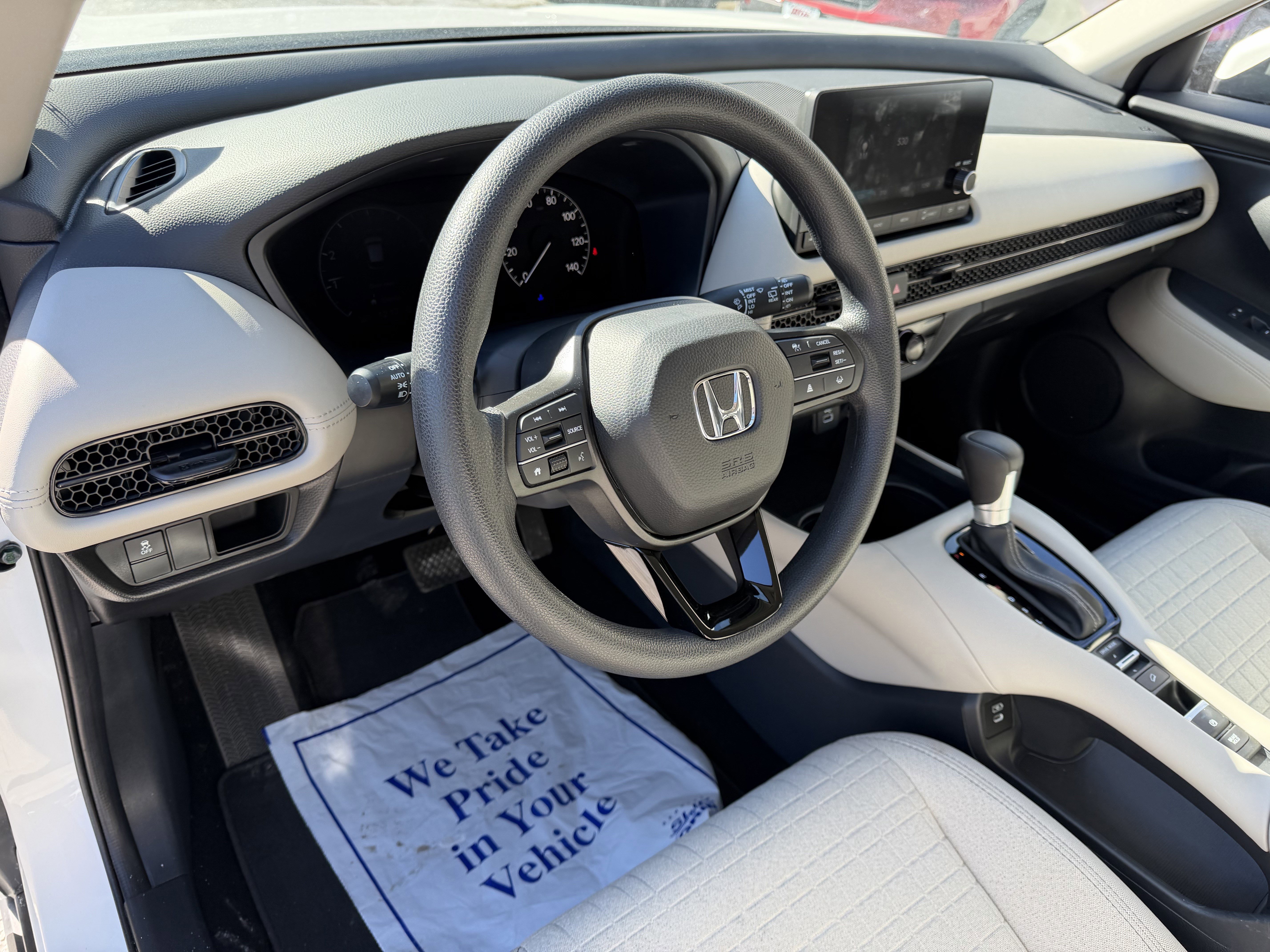 Used 2025 Honda HR-V LX image 13