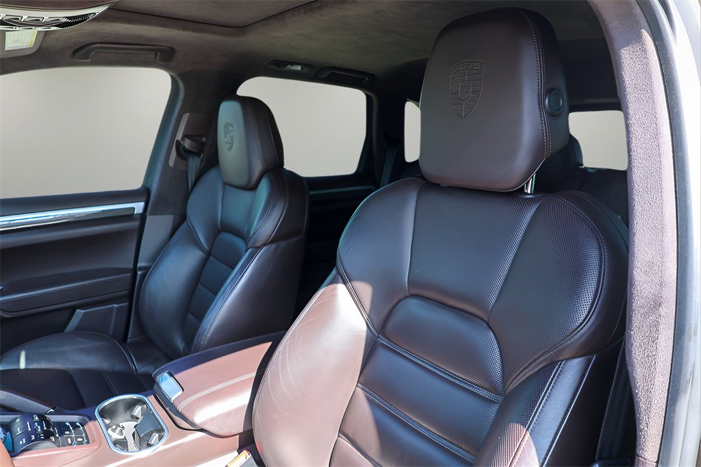 Used 2014 Porsche Cayenne Turbo S image 54