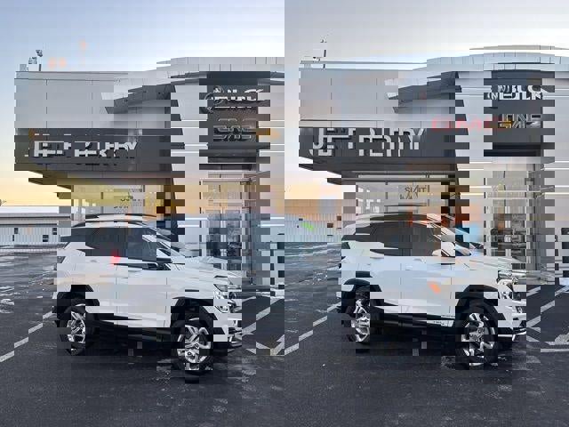 Used 2024 GMC Terrain SLE w/ Driver Convenience Package