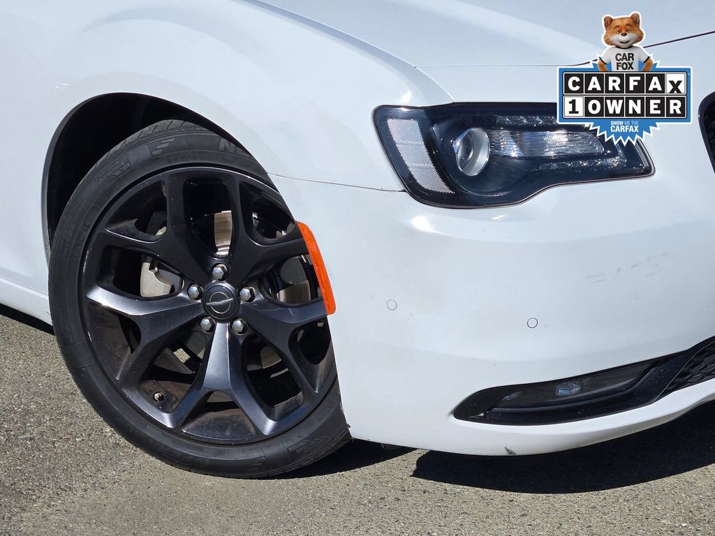 Used 2023 Chrysler 300 S RWD image 9