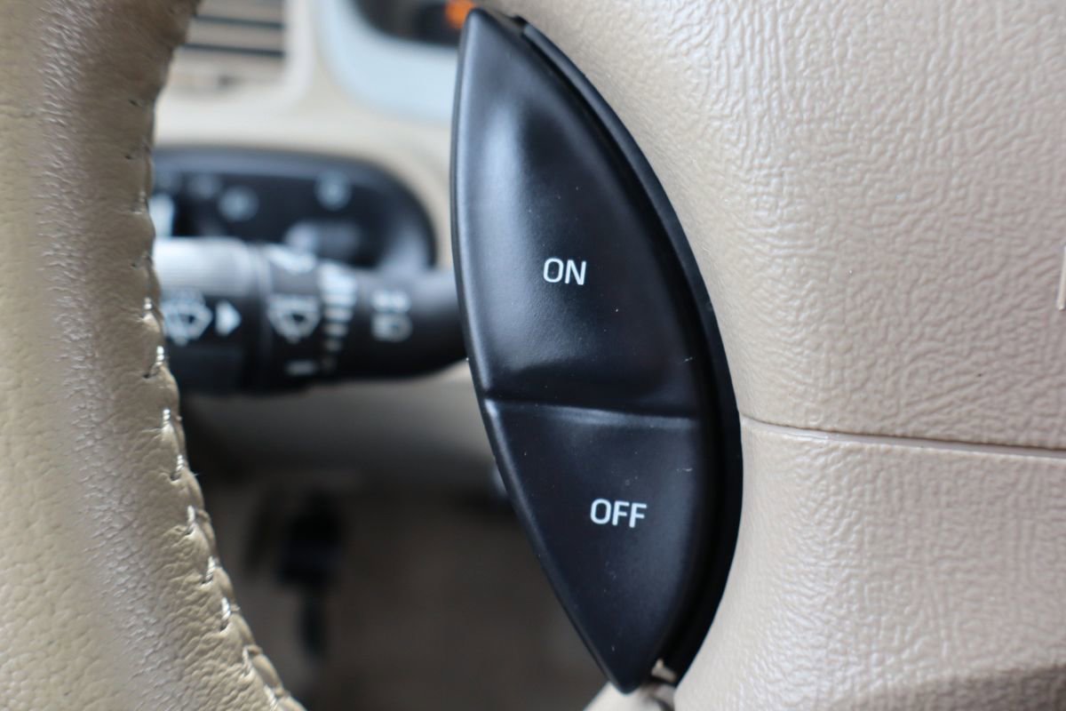 Used 2004 Ford Explorer Sport Trac XLT image 30