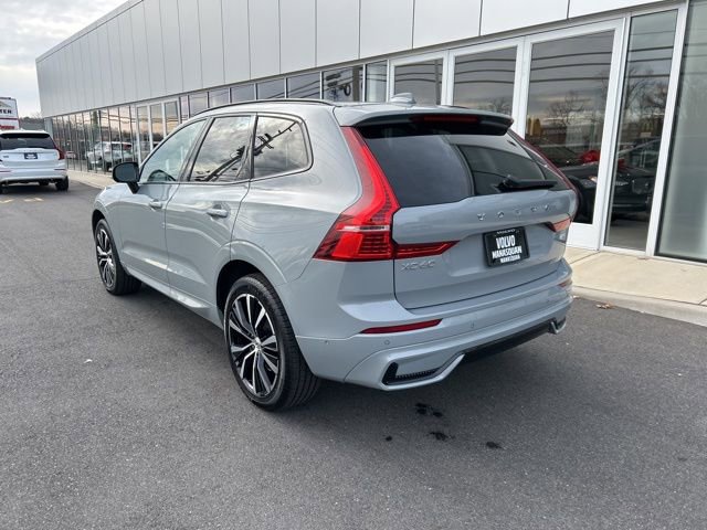 Certified 2025 Volvo XC60 B5 Plus image 3