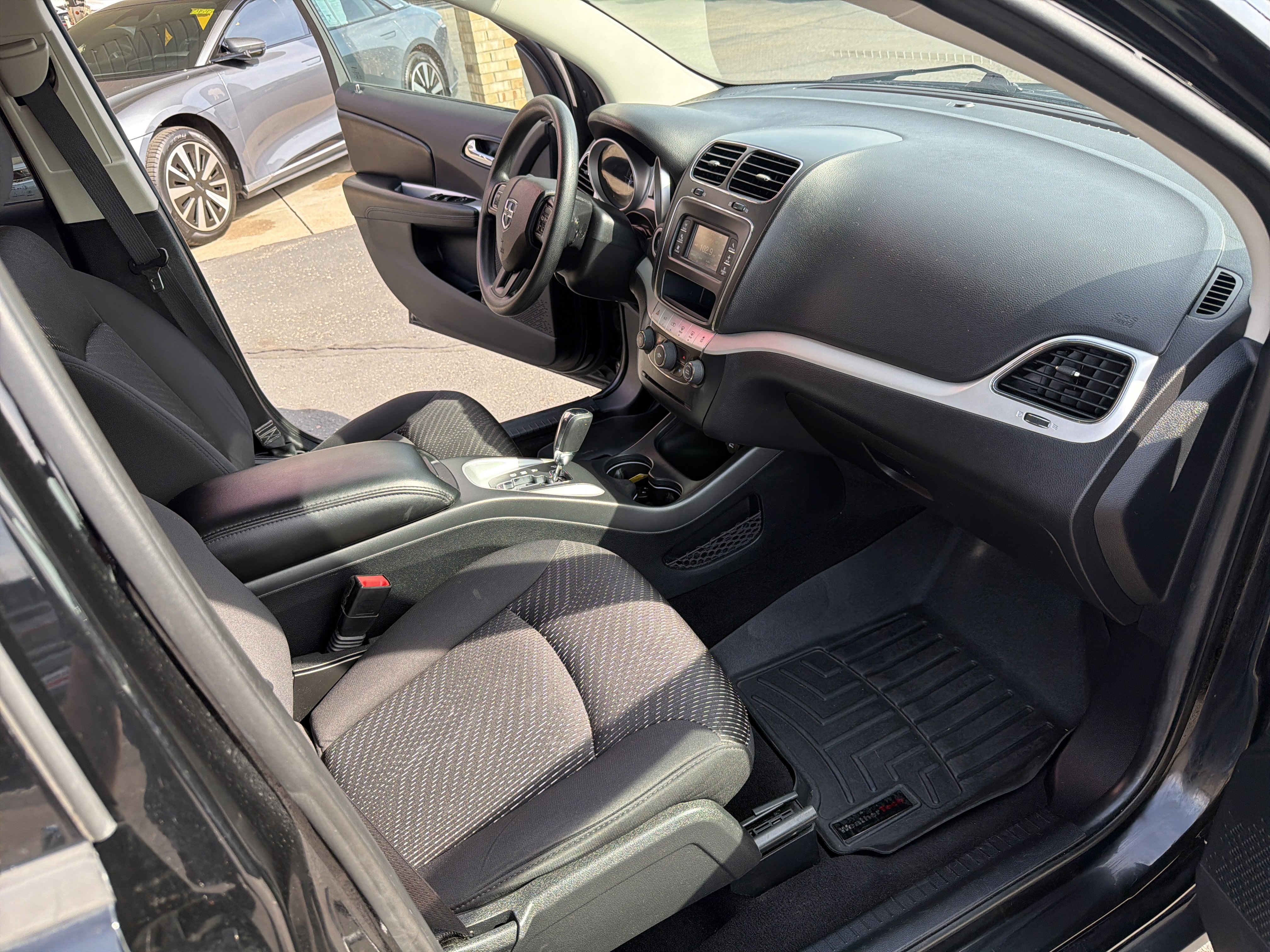 Used 2015 Dodge Journey SXT w/ Flexible Seating Group image 29