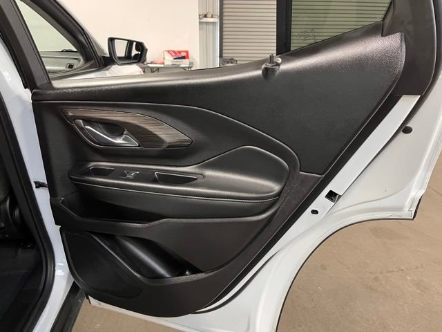 Used 2024 GMC Terrain SLE image 15