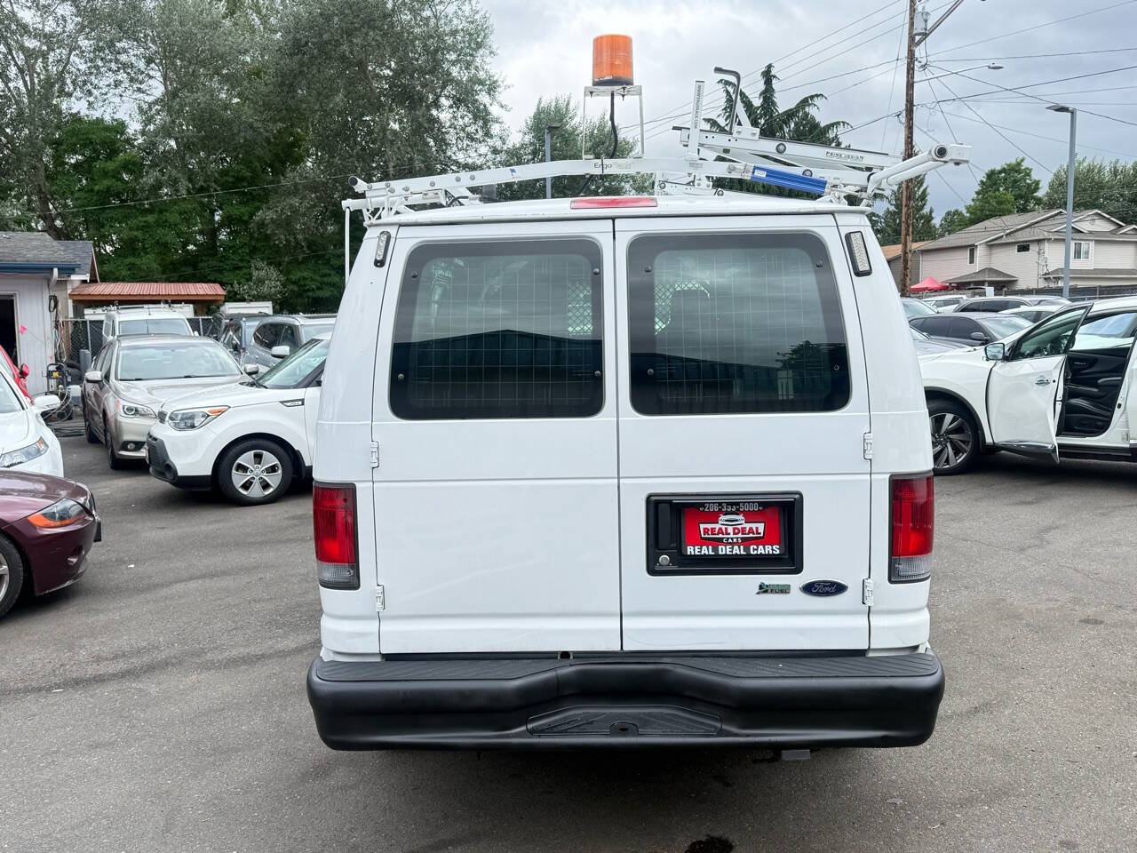 Used 2013 Ford E-150 and Econoline 150 RWD image 3