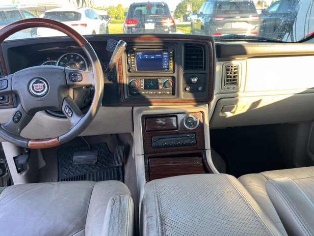 Used 2004 Cadillac Escalade EXT AWD/4WD image 15