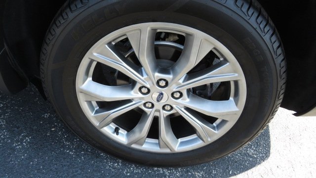 Certified 2022 Ford Explorer XLT w/ Equipment Group 202A image 30