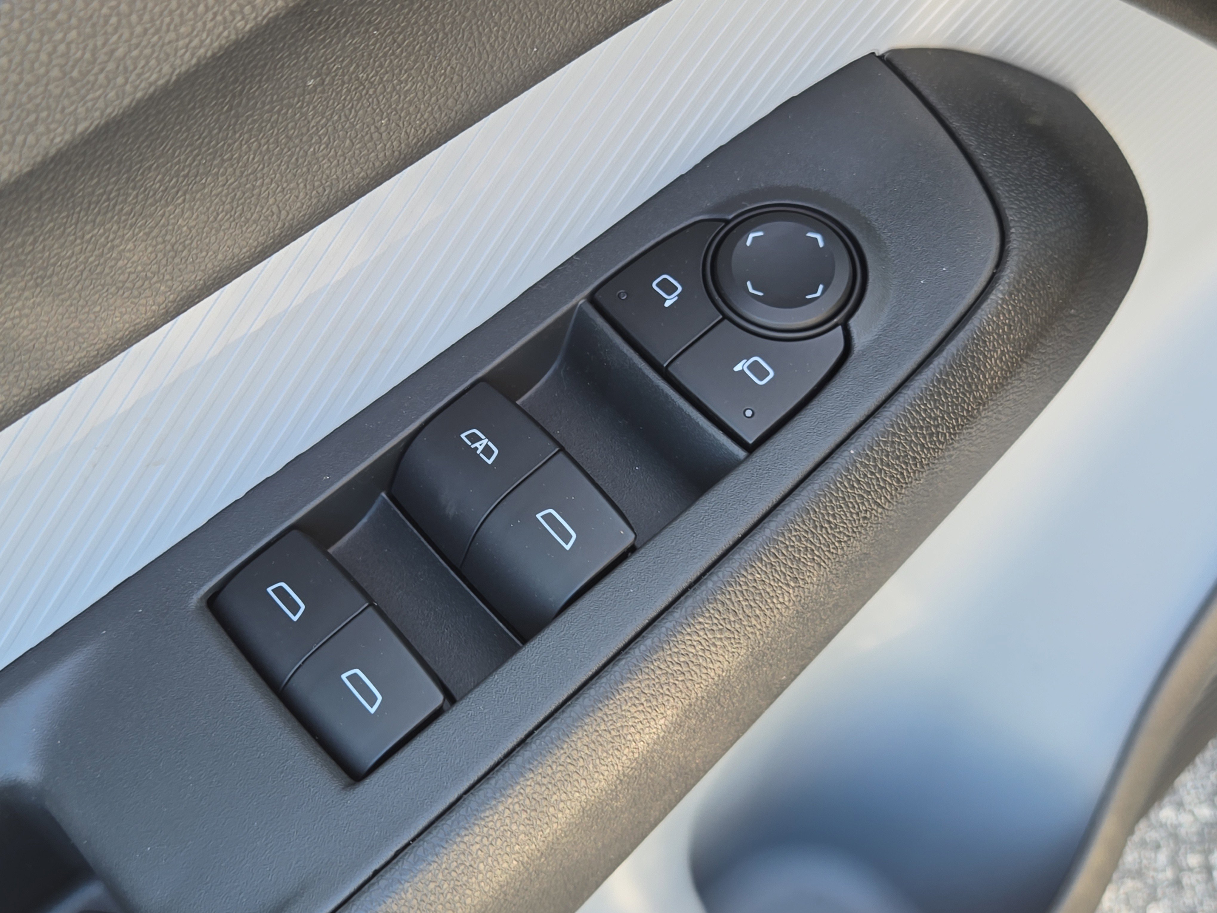 New 2027 Chevrolet Bolt LT w/ Comfort Package image 23