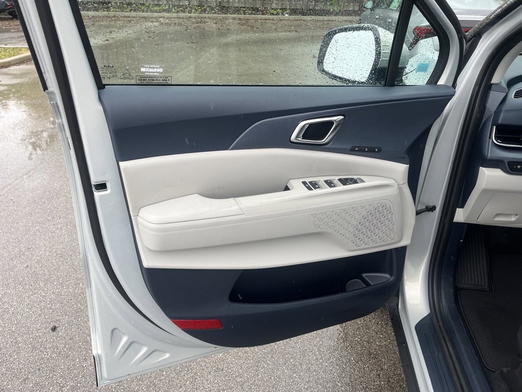 New 2026 Kia Carnival EX image 9