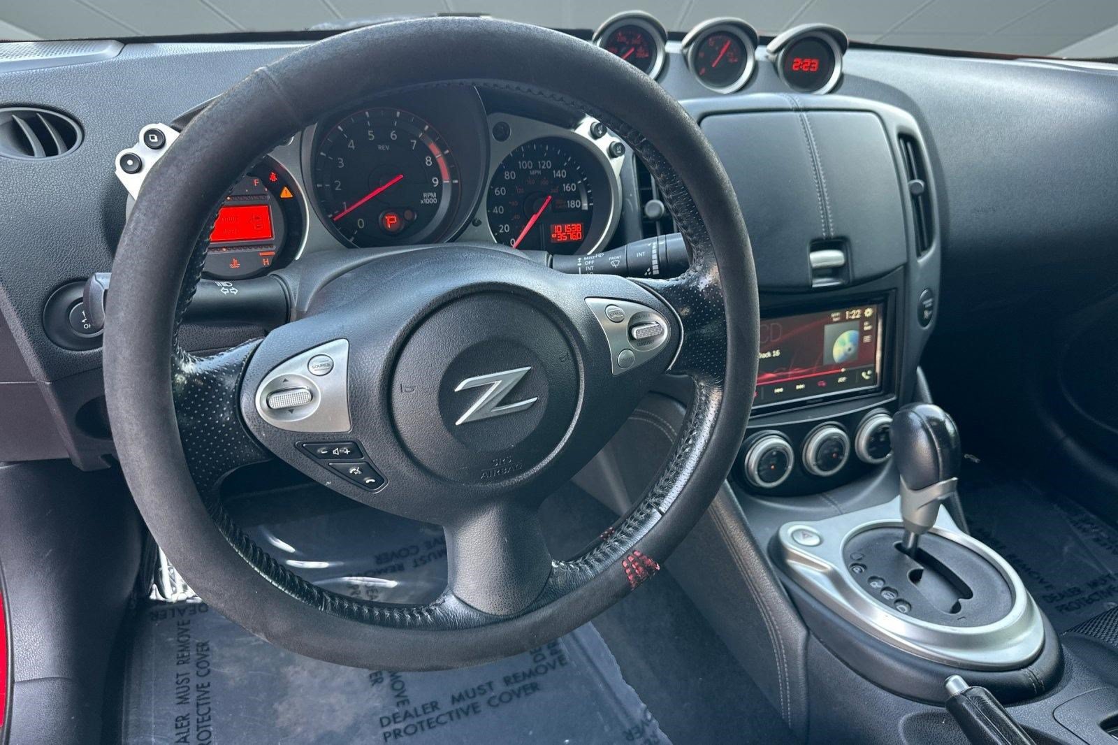 Used 2016 Nissan 370Z Coupe RWD image 27