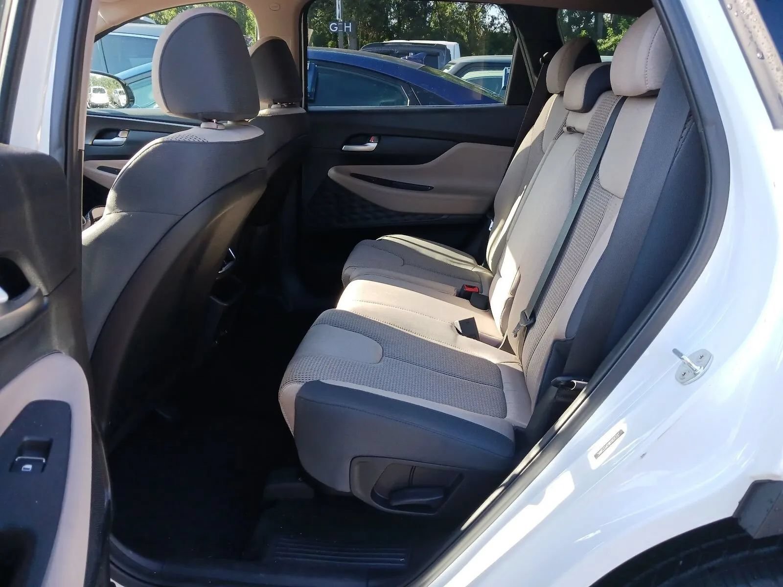 Used 2019 Hyundai Santa Fe SEL FWD image 5