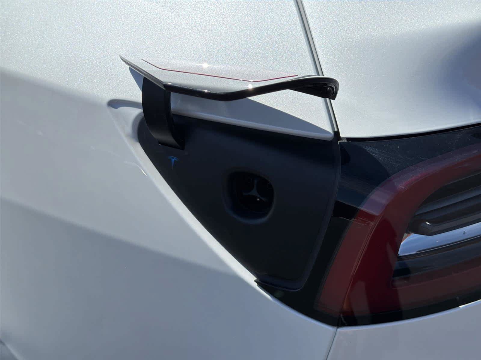 Used 2023 Tesla Model Y Long Range AWD/4WD image 10