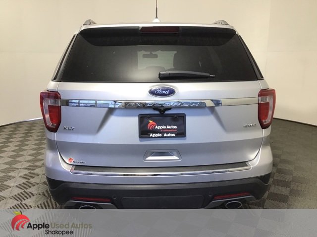 Used 2018 Ford Explorer XLT w/ Equipment Group 202A image 5