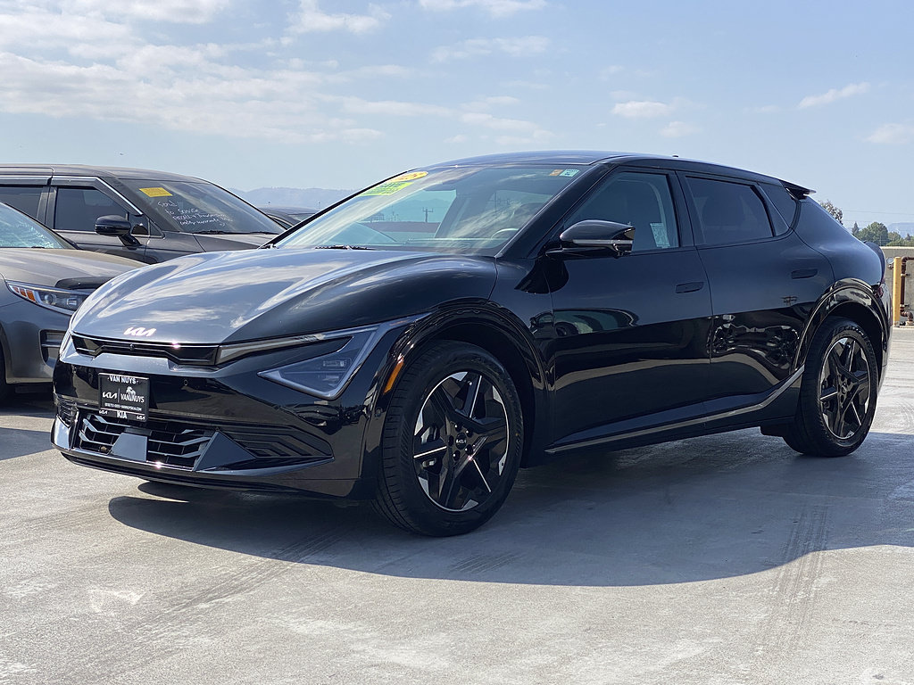 Used 2025 Kia EV6 Wind RWD image 7