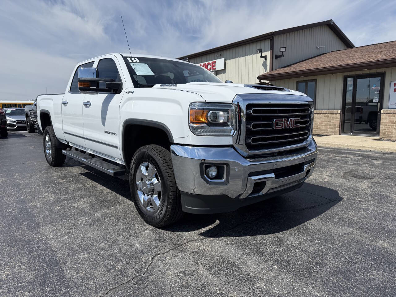 Used 2019 GMC Sierra 2500 SLT w/ Duramax Plus Package AWD/4WD image 2