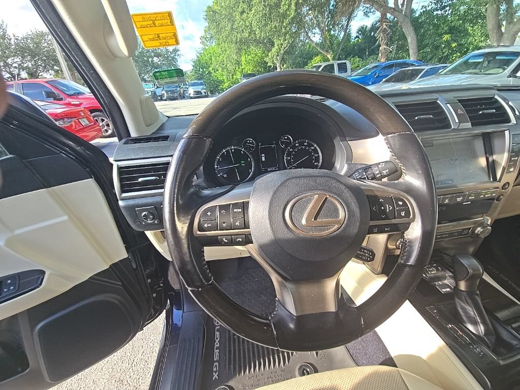 Used 2020 Lexus GX 460 Premium w/ Premium Package AWD/4WD image 17