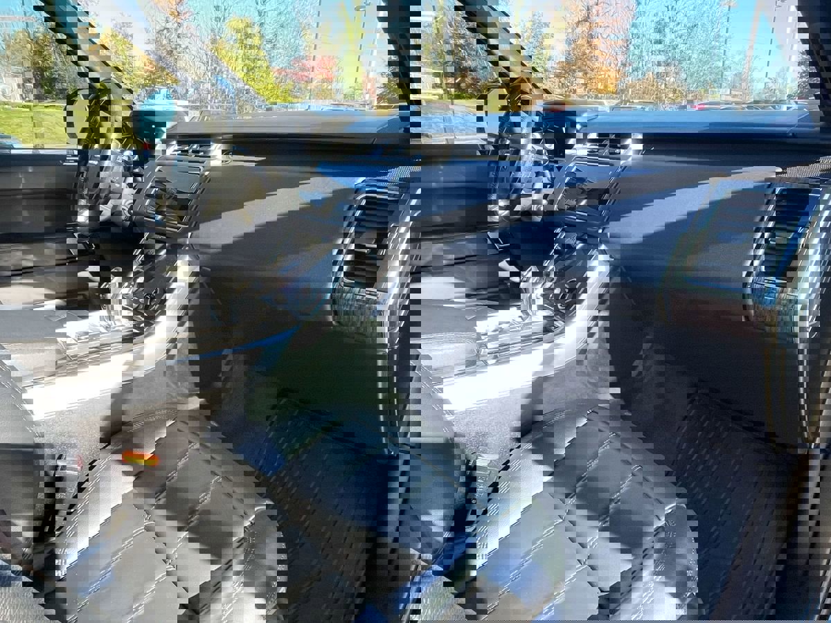 Used 2019 Land Rover Range Rover Sport SE image 9