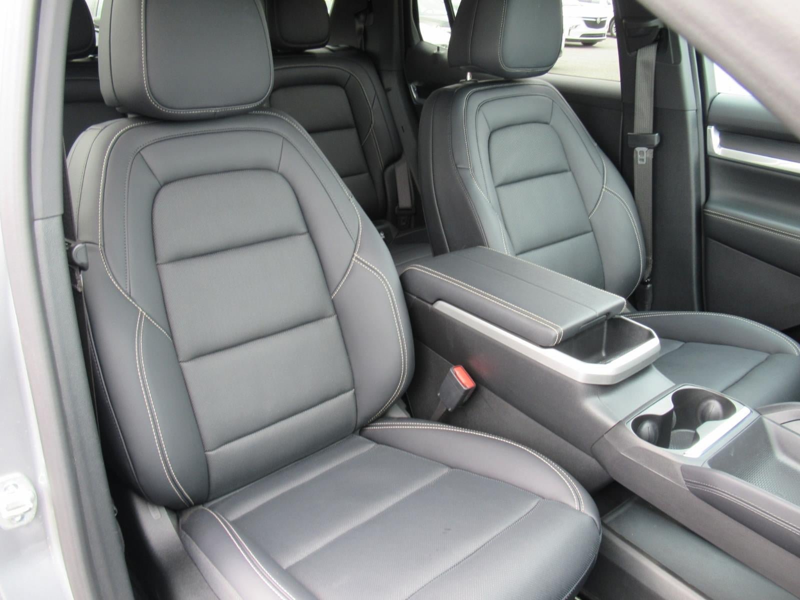 Used 2025 GMC Terrain Elevation w/ Elevation Premium Package AWD/4WD image 9
