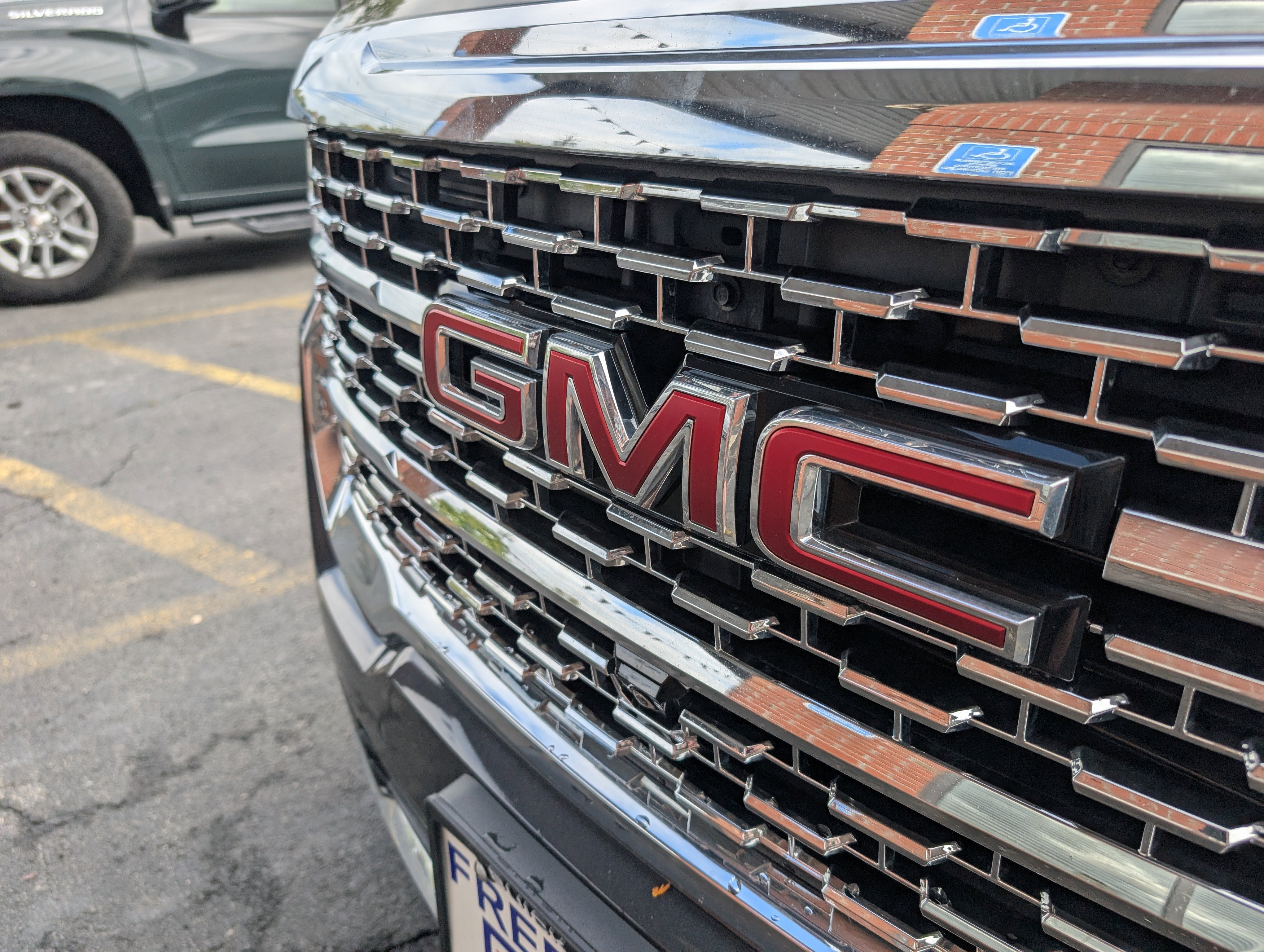 Used 2022 GMC Acadia Denali w/ Denali Ultimate Package image 8