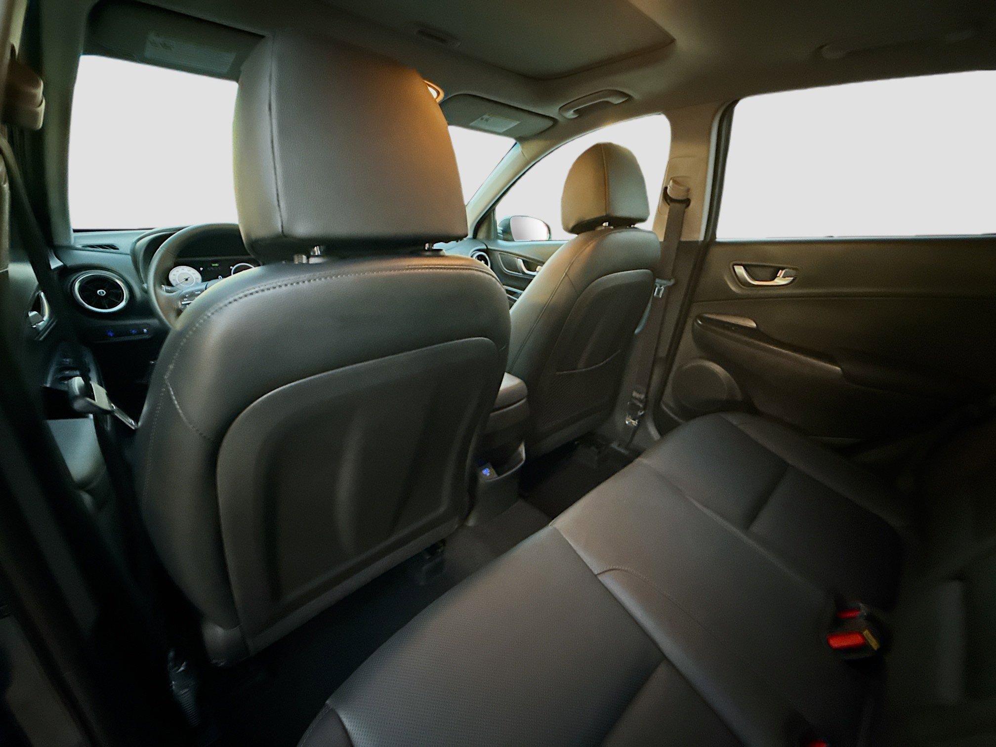 Used 2023 Hyundai Kona Limited w/ Cargo Package image 23