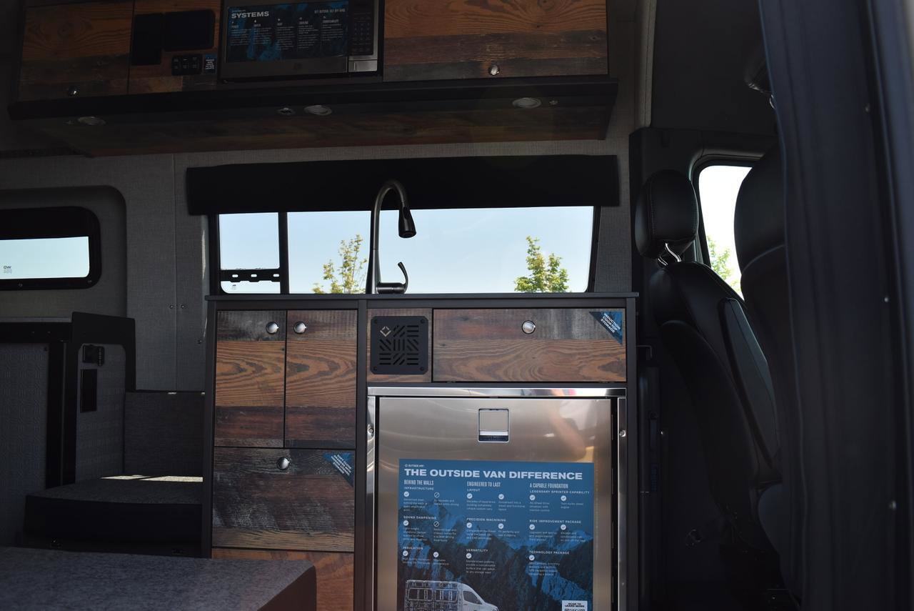 New 2024 Mercedes-Benz Sprinter 2500 image 11