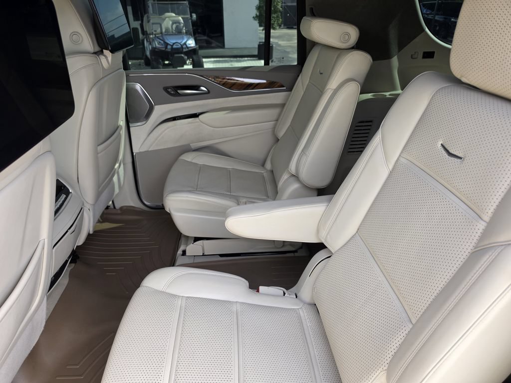 Used 2023 Cadillac Escalade ESV Sport Platinum w/ LPO, ONYX Package RWD image 12