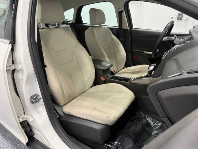 Used 2016 Ford Focus Titanium FWD image 35