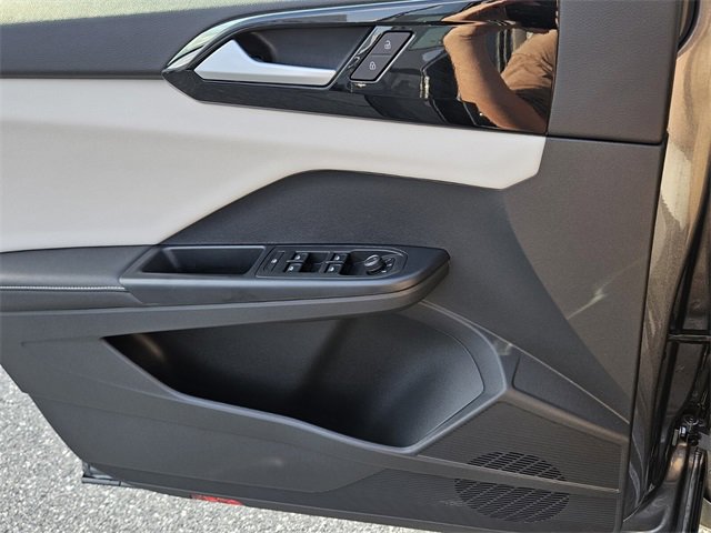 Used 2025 Volkswagen Taos S image 28