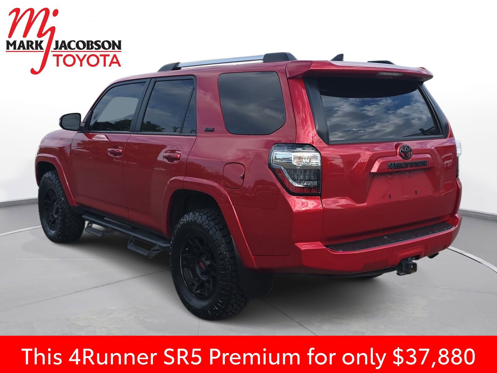 Used 2022 Toyota 4Runner SR5 Premium w/ Moonroof Package AWD/4WD image 13