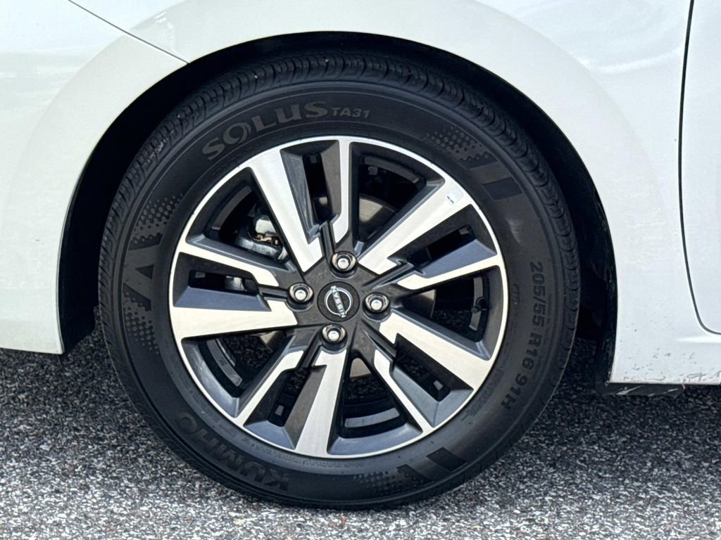 Used 2025 Nissan Versa SV FWD image 11