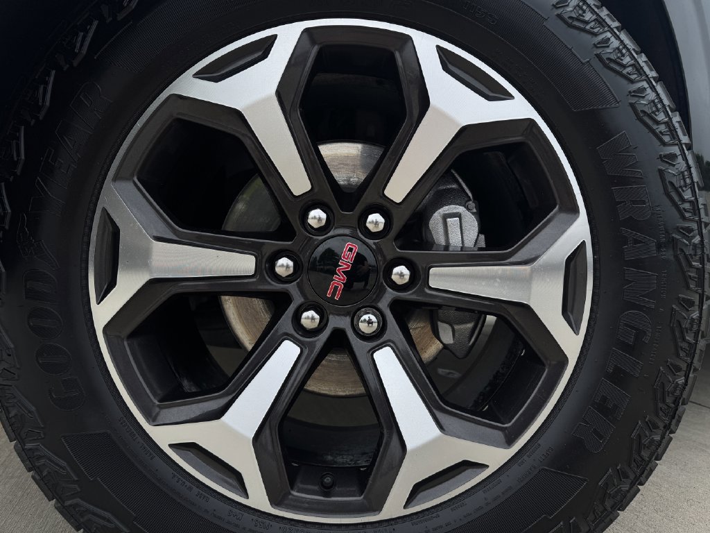 Used 2026 GMC Yukon AT4 Ultimate AWD/4WD image 9