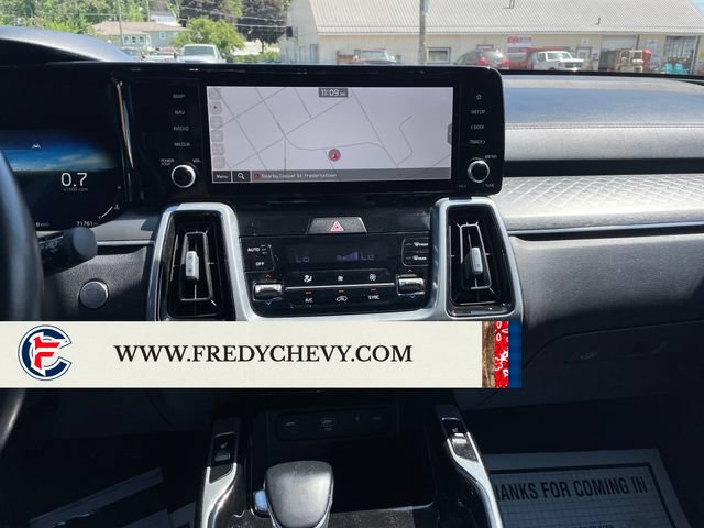 Used 2023 Kia Sorento SX AWD/4WD image 17