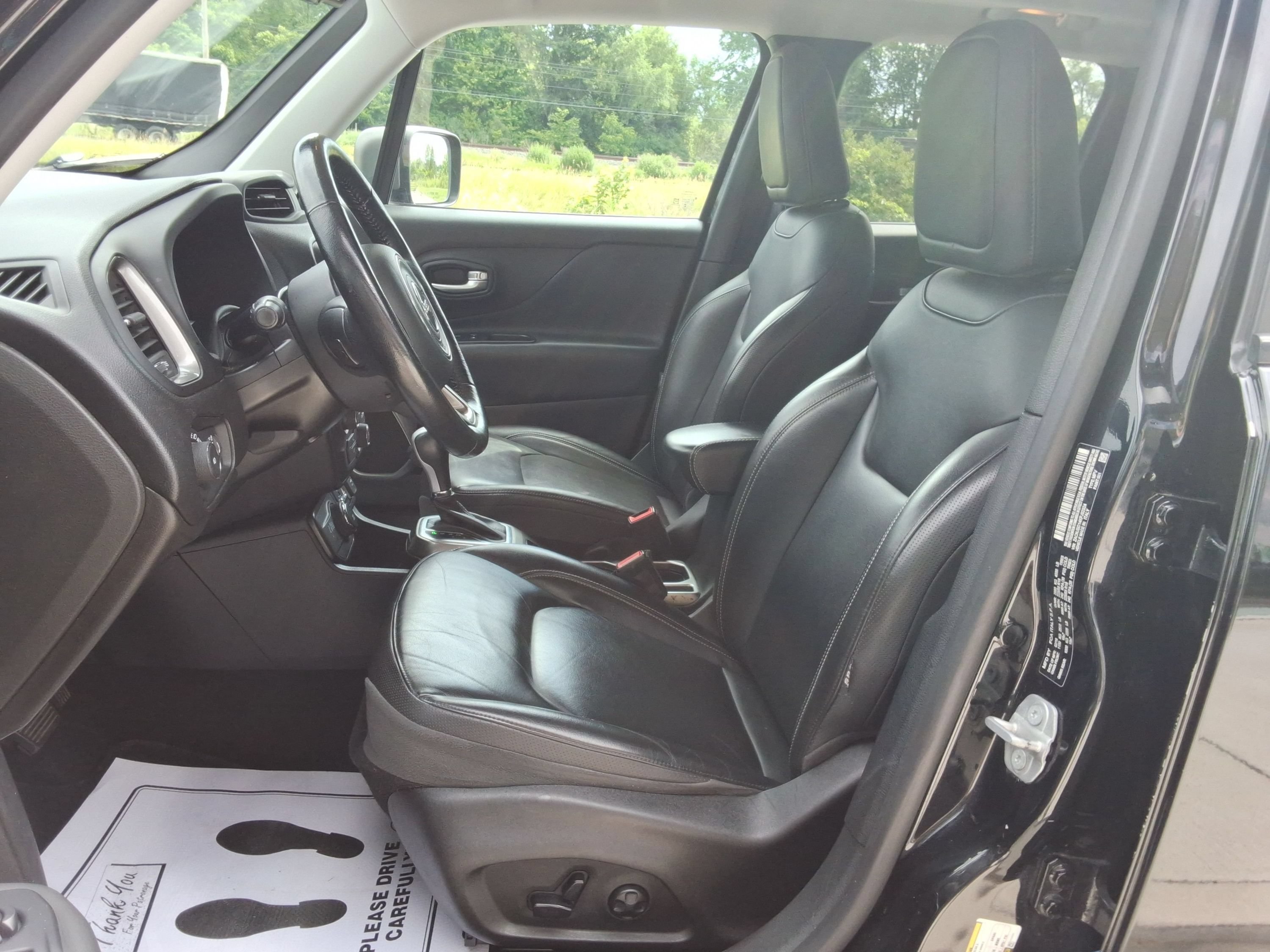 Used 2019 Jeep Renegade Limited w/ UConnect 8.4 Nav Group AWD/4WD image 30