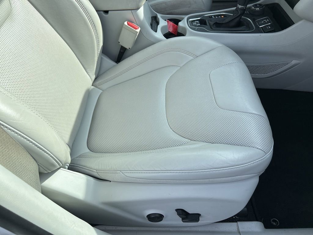 Used 2021 Jeep Cherokee Latitude Lux w/ Comfort/Convenience Group image 37