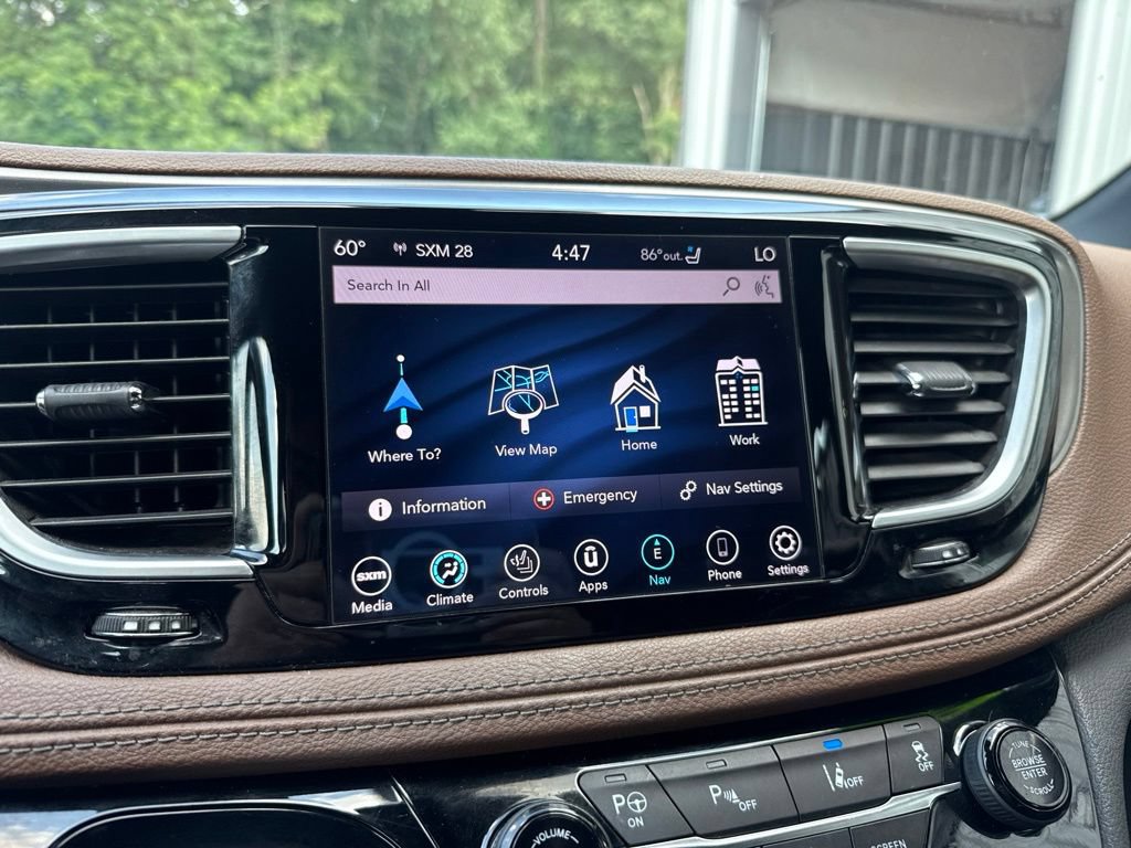 Used 2020 Chrysler Pacifica Limited w/ Advanced Safetytec Group FWD image 26