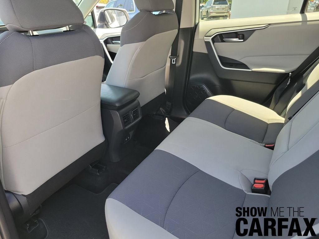 Used 2019 Toyota RAV4 XLE AWD/4WD image 14