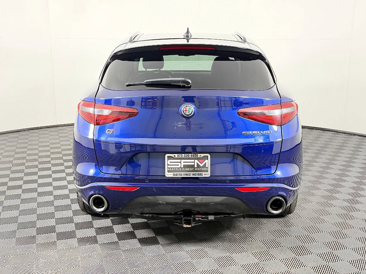 Used 2021 Alfa Romeo Stelvio Ti w/ Premium Package image 9