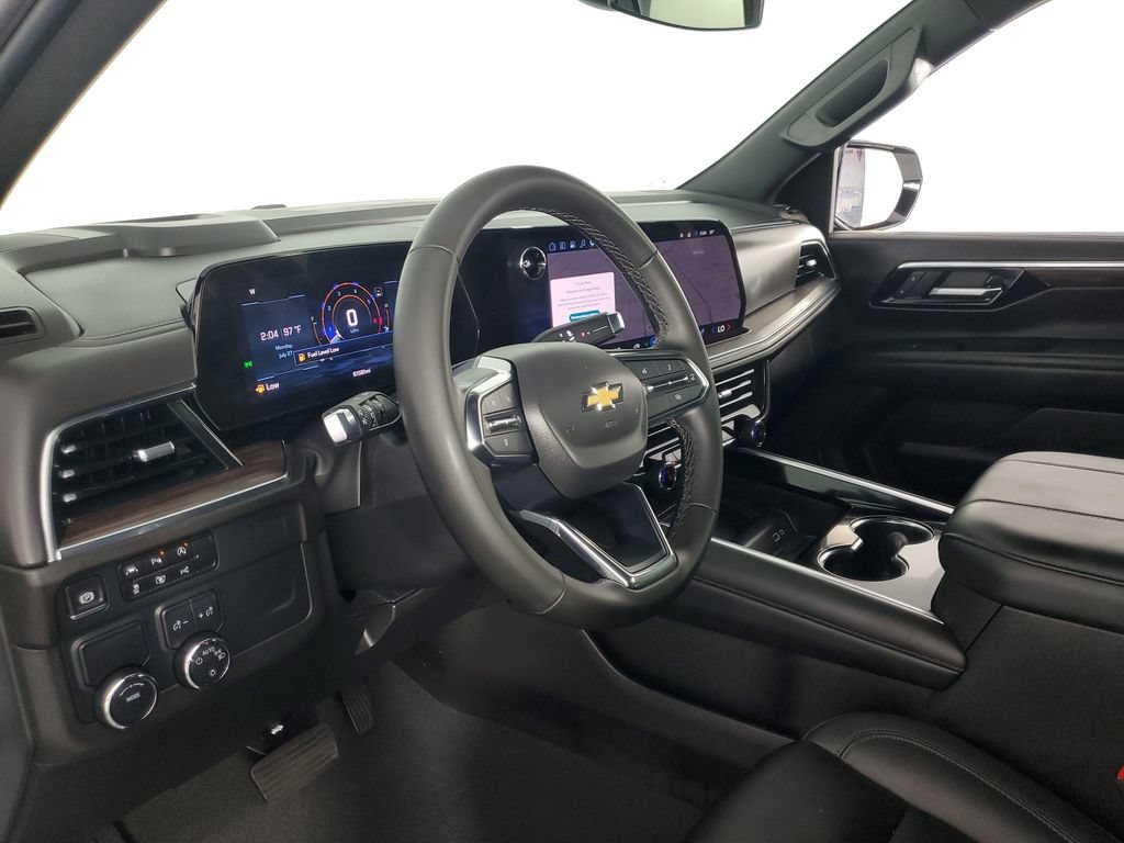 Used 2025 Chevrolet Suburban LT RWD image 10
